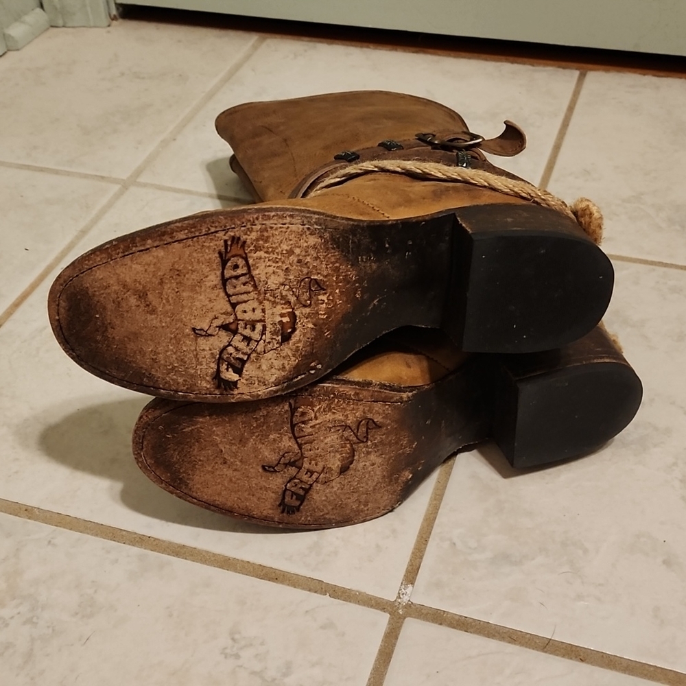 Freebird by Steven Drove Boots - Picture 4 of 11